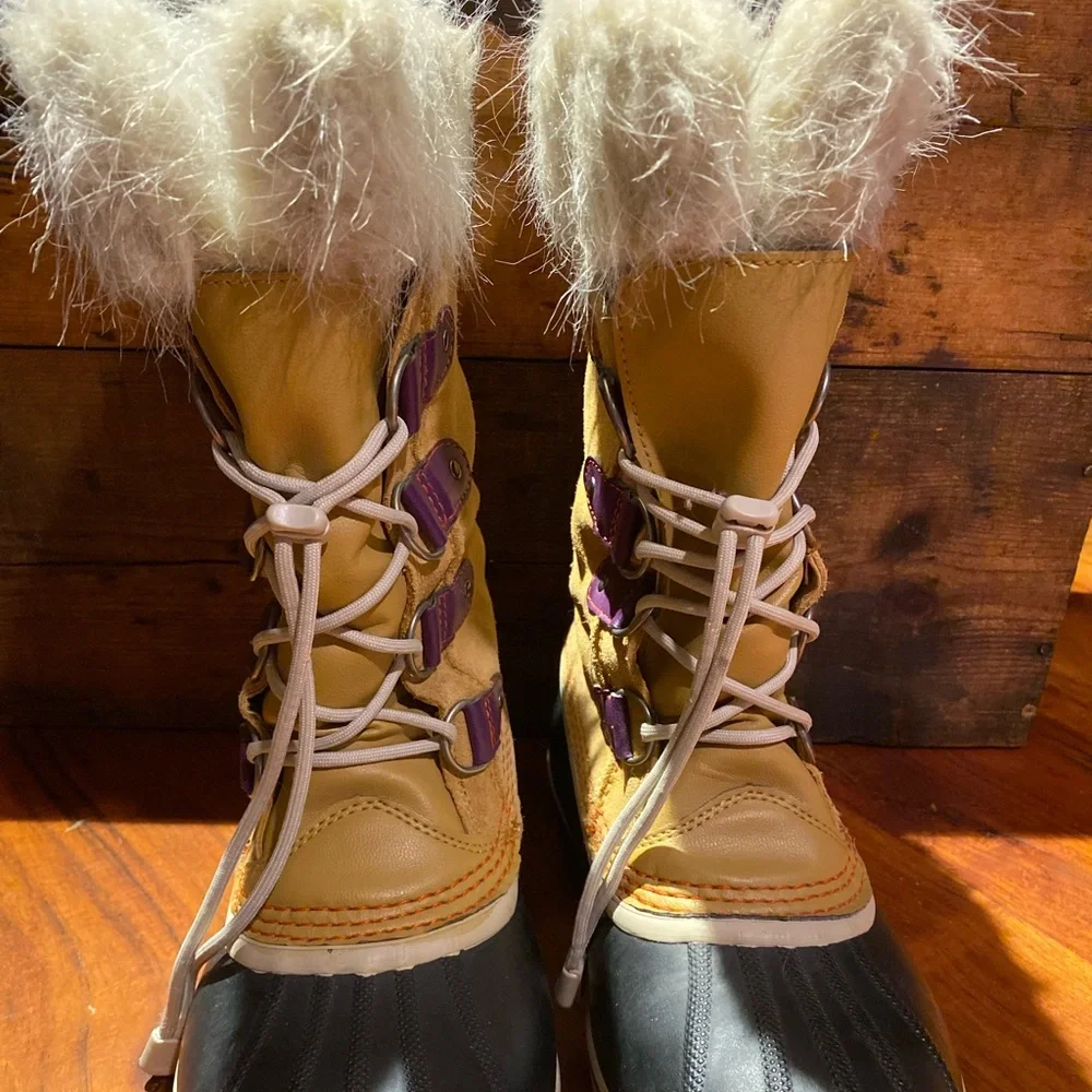 Joan of‎ arctic Sorel women’s boots, size 7